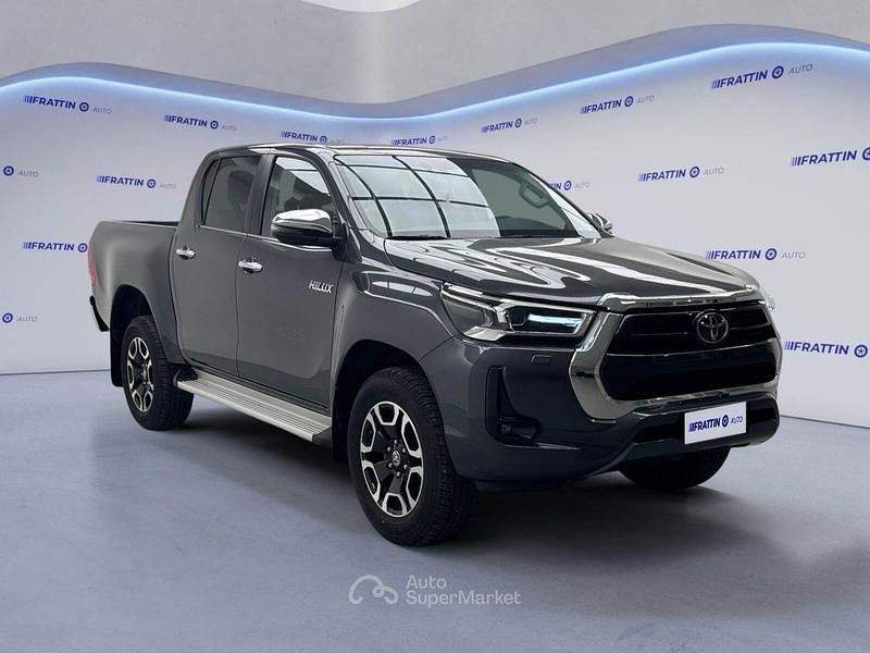 Nuova Toyota HiLux Executive 150 CV (110 kW) 2026 Gray Pick-up