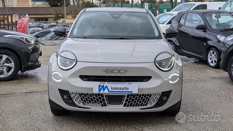 Usata Fiat 600 La Prima 110 CV (80 kW) 2025 Beige cappuccino SUV