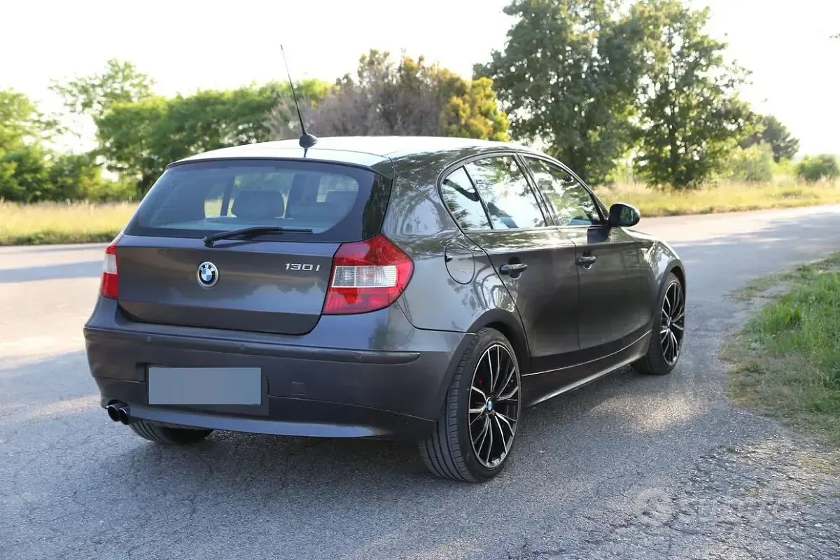 Usata BMW 130 M Sport 265 CV (194 kW) 2006 Grigio Utilitaria