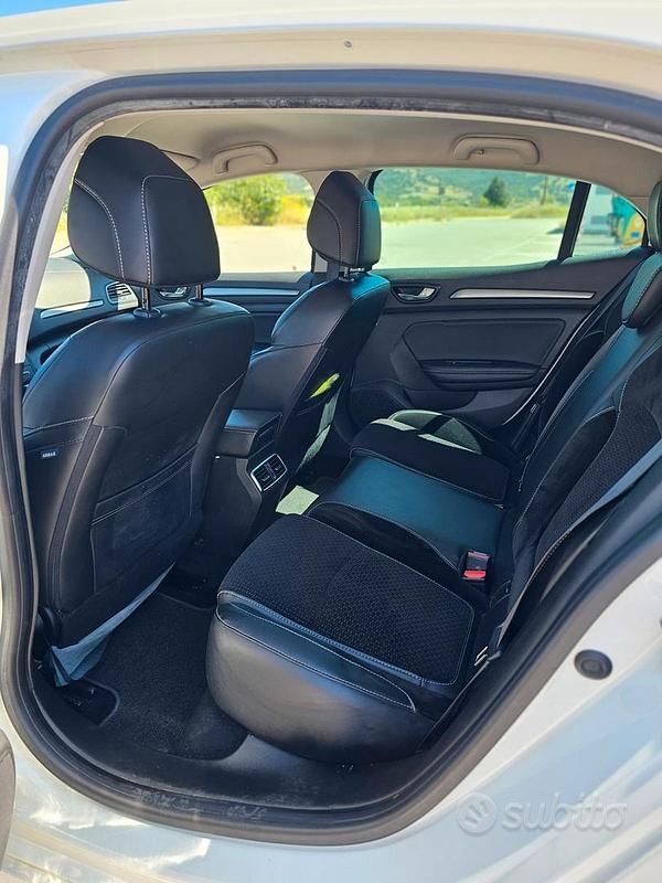 Usata Renault Mégane IV Zen 110 CV (80 kW) 2016 Bianco Berlina