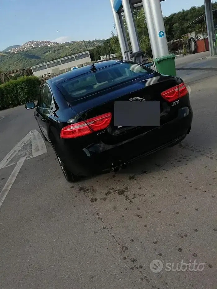 Usata Jaguar XE 180 CV (132 kW) 2016 Nero Berlina