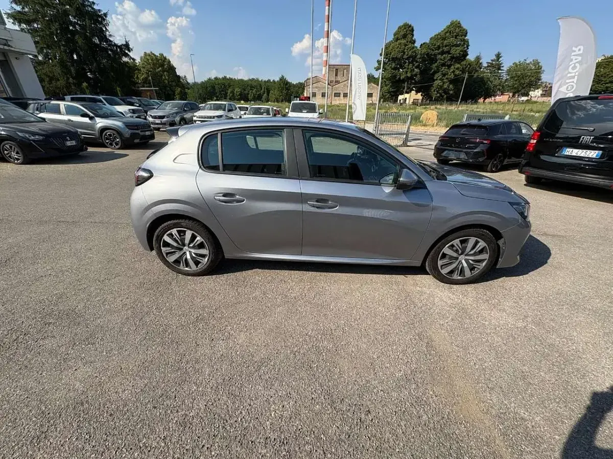 Usata Peugeot 208 Active 75 CV (55 kW) 2021 Grigio Utilitaria