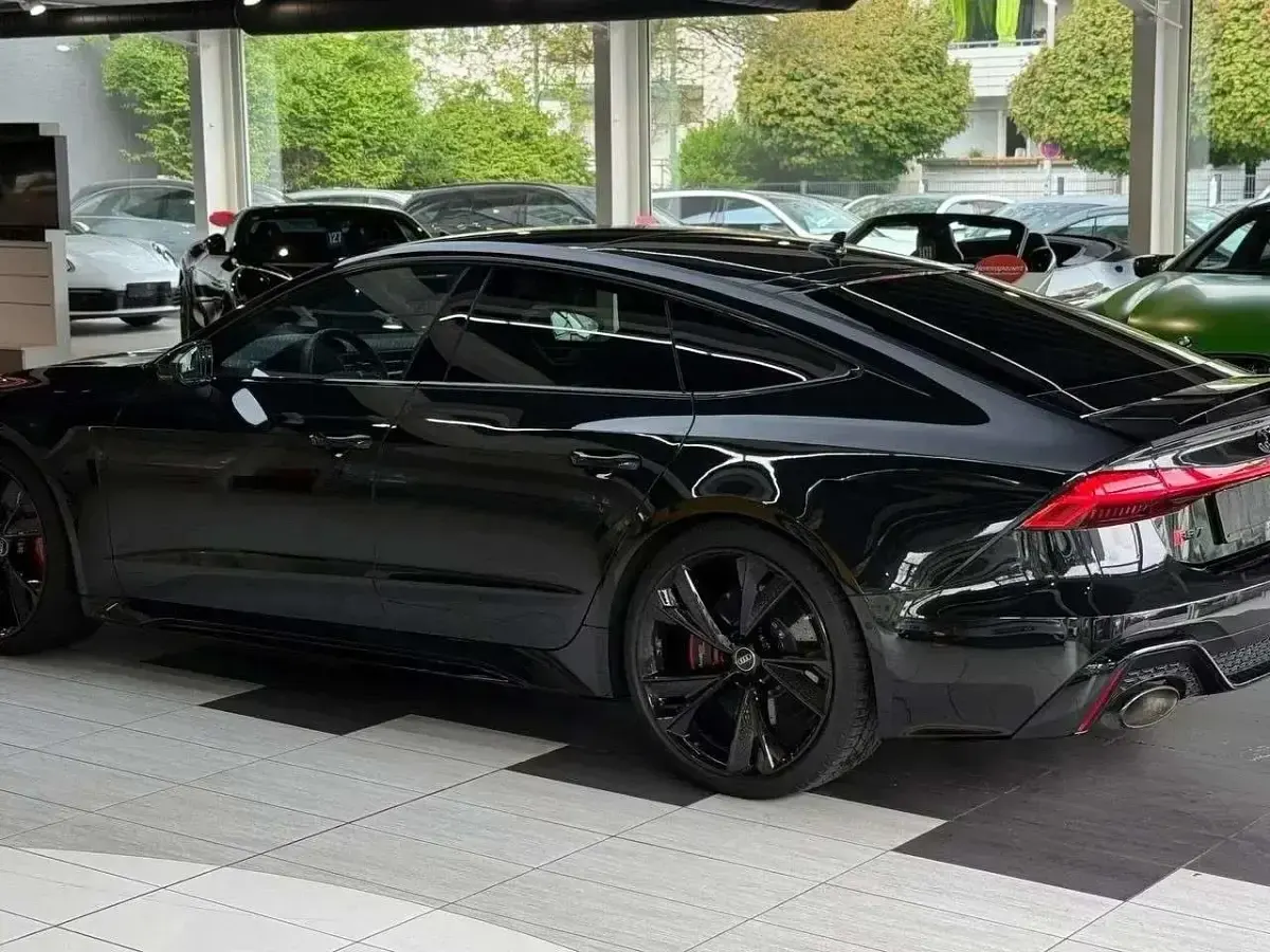 Usata Audi RS7 Ambiente 600 CV (441 kW) 2024 Nera mito Utilitaria