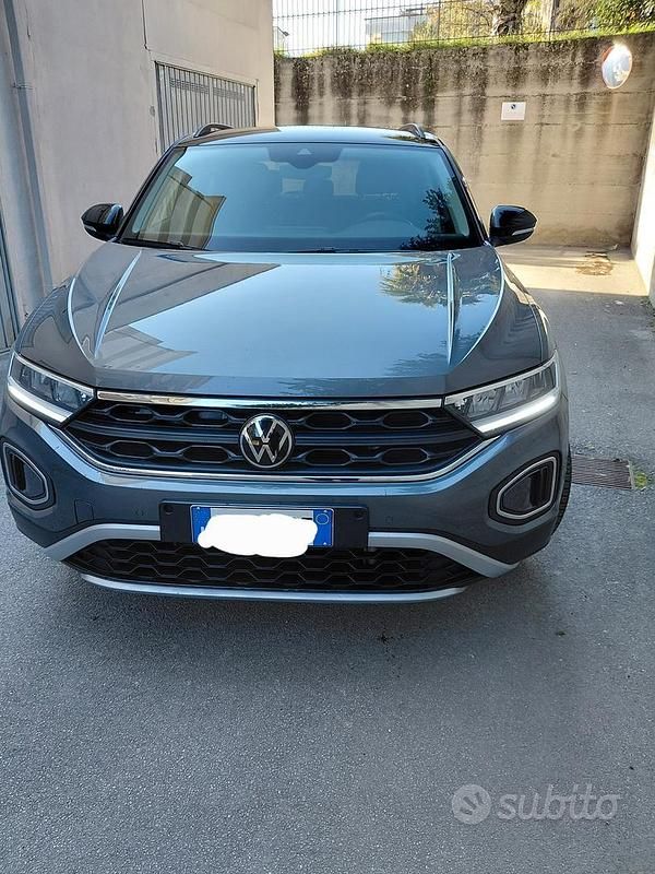 Usata VW T-Roc Sport 110 CV (80 kW) 2023 Grigio SUV