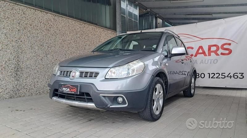 Usata Fiat Sedici Emotion 120 CV (88 kW) 2010 Grigio SUV