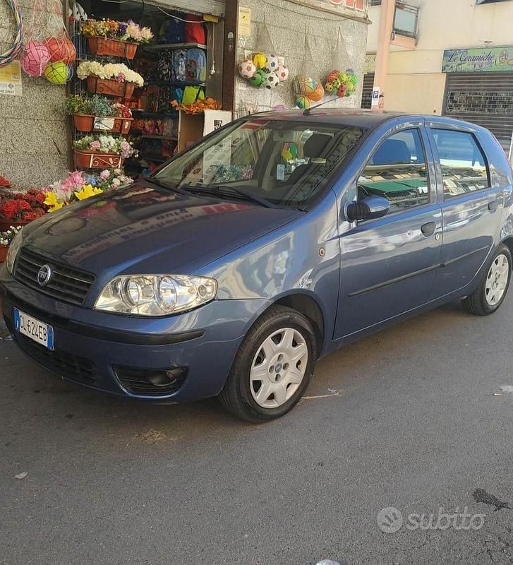 Usata Fiat Punto 80 CV (58 kW) 2003 Blu Utilitaria
