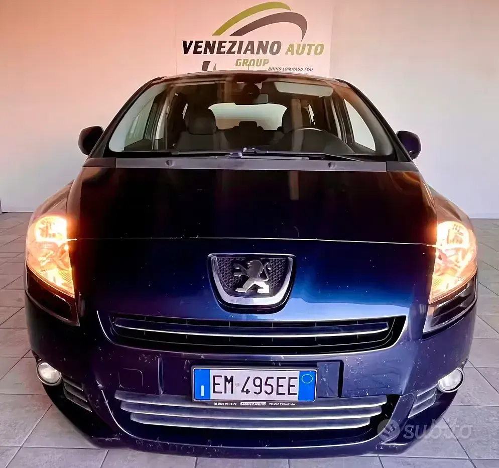 Usata Peugeot 5008 Business-Line 112 CV (82 kW) 2012 Blu Monovolume