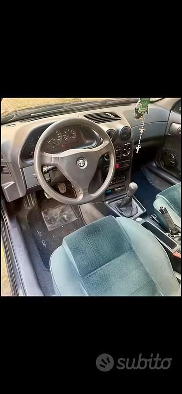 Second-hand Alfa Romeo 146 90 CP (66 kW) 1998 Hatchback