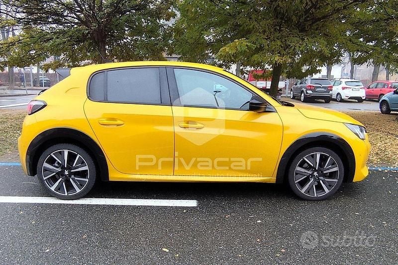 Usata Peugeot 208 GT-line 101 CV (74 kW) 2020 Giallo Utilitaria