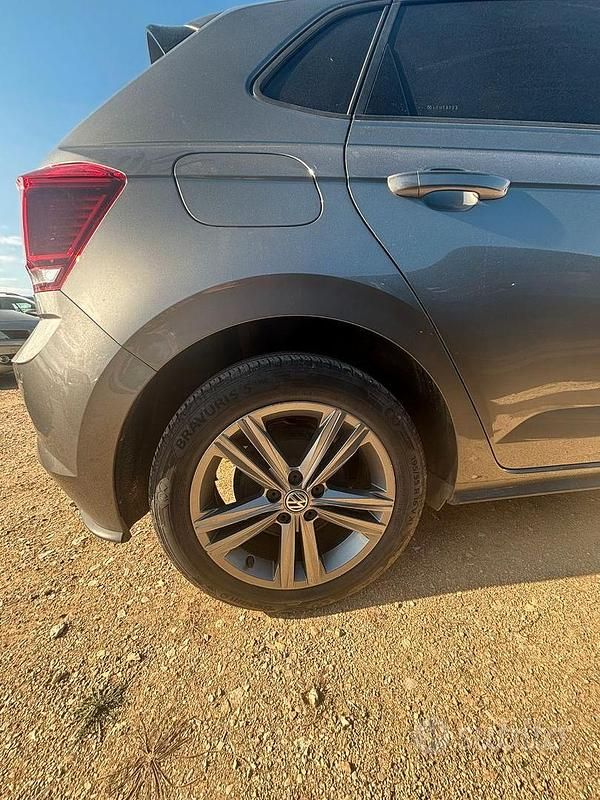 Usata VW Polo Comfortline 90 CV (66 kW) 2020 Grigio Berlina