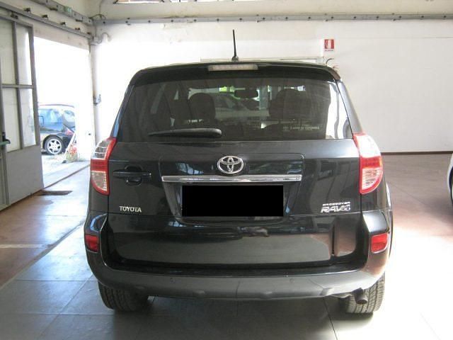 Usata Toyota RAV4 Executive 150 CV (110 kW) 2010 Blu SUV