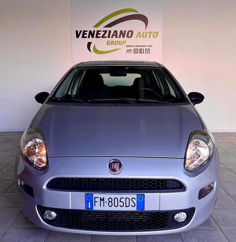 Usata Fiat Punto Street 95 CV (69 kW) 2017 Argento Berlina