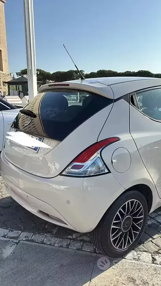 Usata Lancia Ypsilon 60 CV (44 kW) 2016 Utilitaria