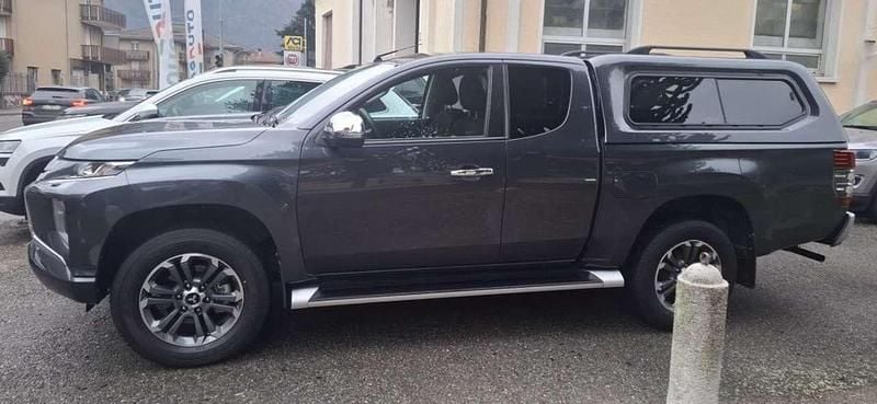 Usata Mitsubishi L200 Intense 150 CV (110 kW) 2021 Grigio scuro Pick-up