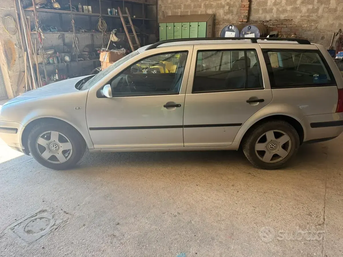 Usata VW Golf IV 101 CV (74 kW) 2001 Grigio Station wagon