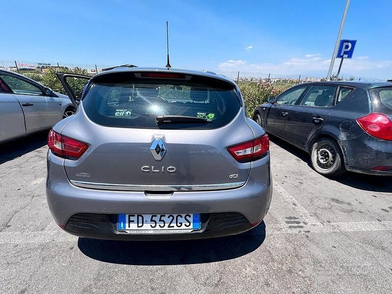 Usata 2016 Renault Clio IV Tre volumi | 5400 € (Super prezzo) - Immagine 1/4