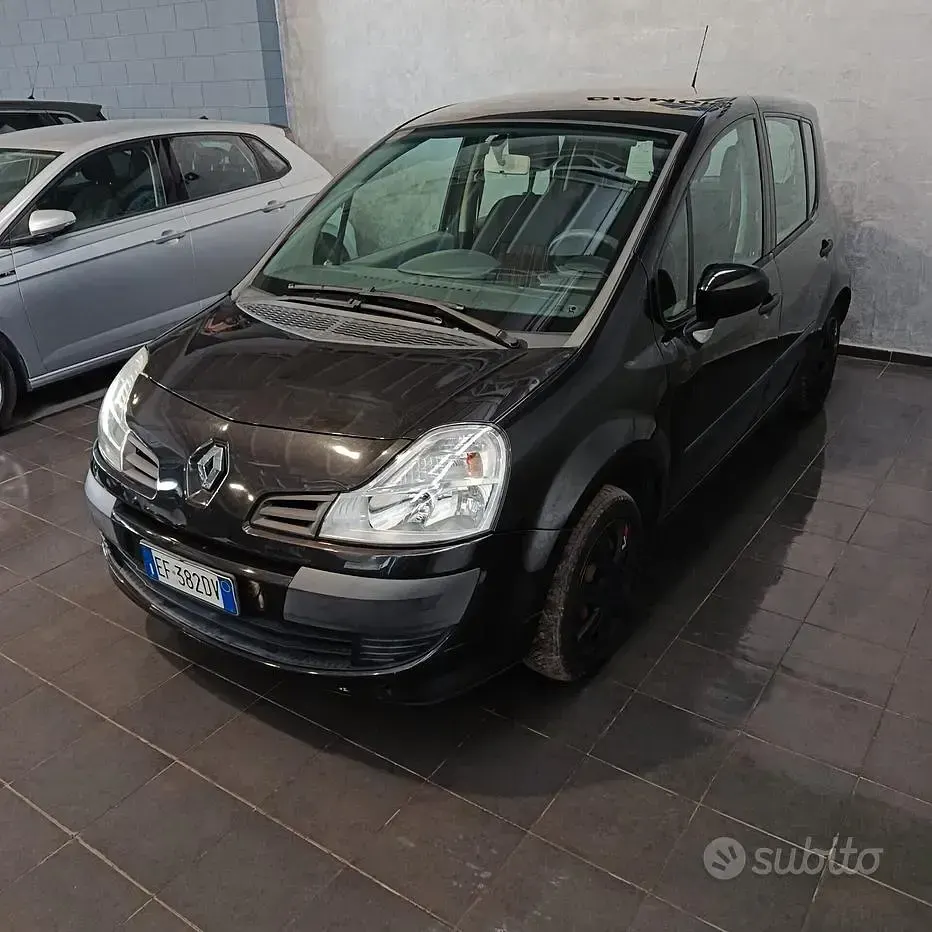 Usata Renault Grand Modus Expression 75 CV (55 kW) 2010 Nero Monovolume