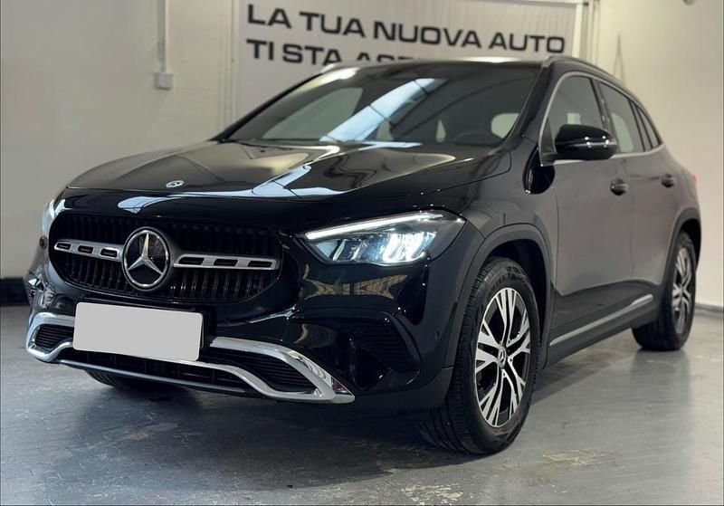 Nero Usata 2024 Mercedes GLA200 Advanced SUV | 36.900 € (Ottimo prezzo) - Immagine 1/4