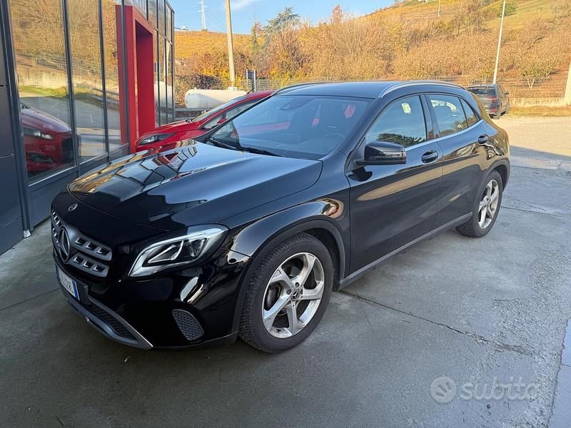Usata Mercedes GLA180 122 CV (89 kW) 2020 Nero SUV