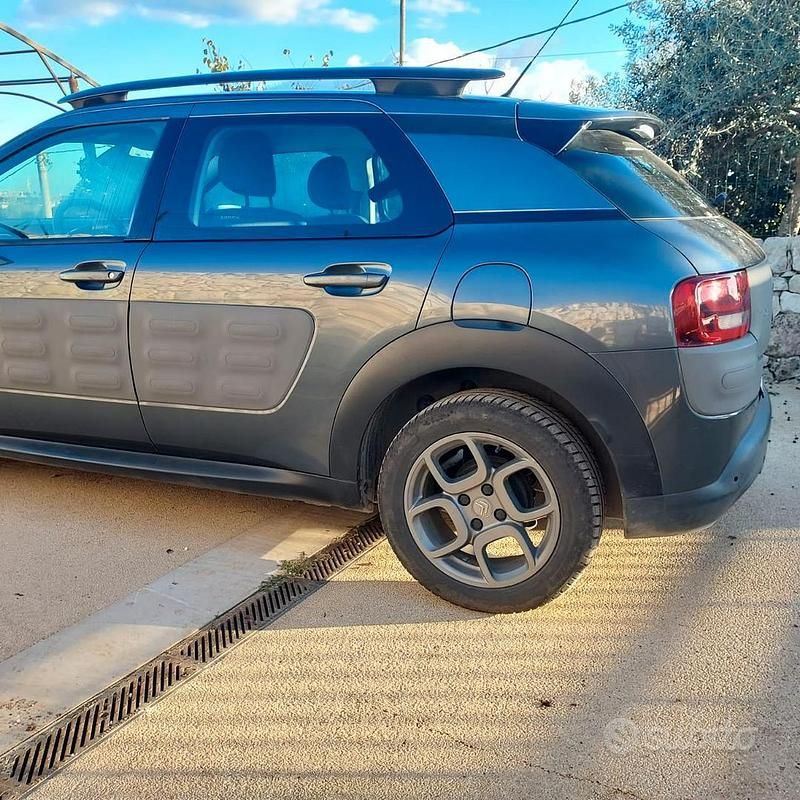 Usata Citroën C4 Cactus Shine 100 CV (73 kW) 2017 Utilitaria