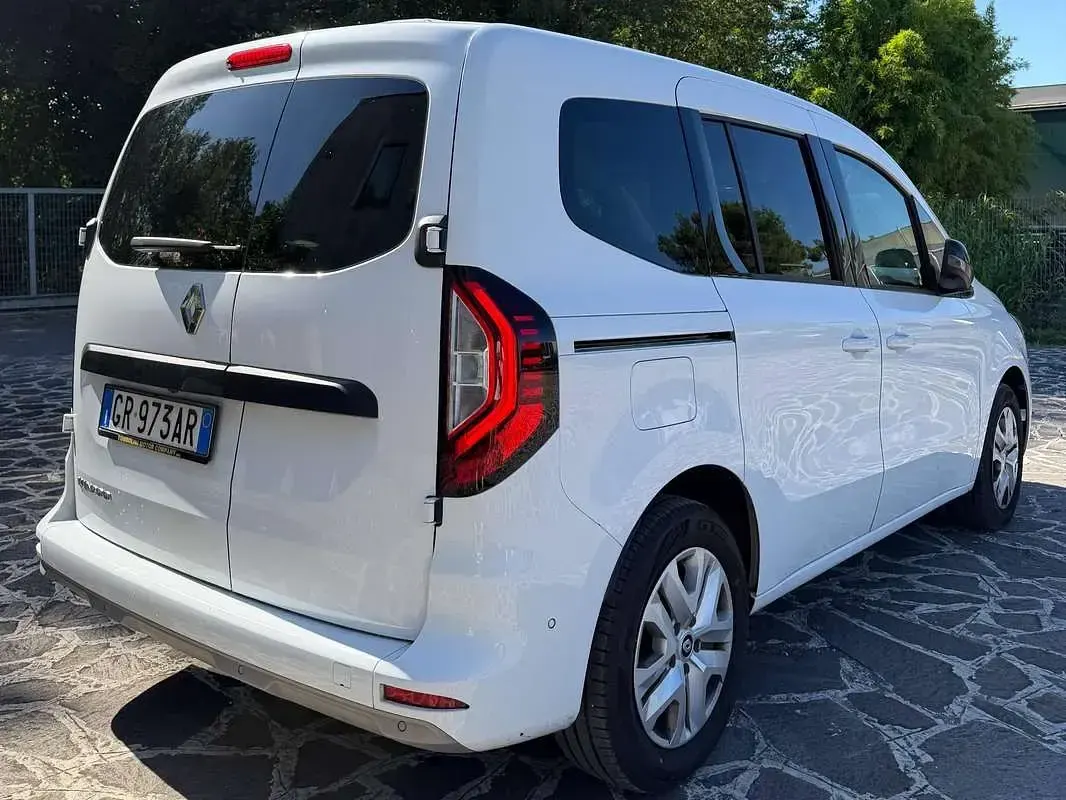 Usata Renault Kangoo Equilibre 116 CV (85 kW) 2023 Bianco Monovolume