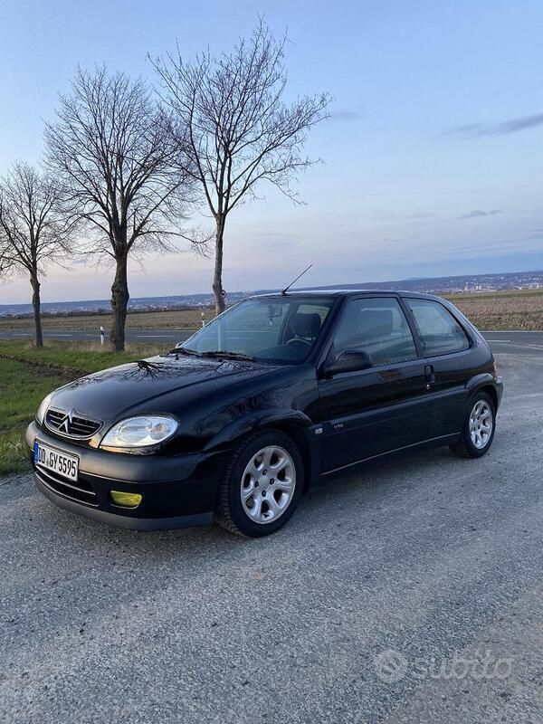 Usata Citroën Saxo 98 CV (72 kW) 2003 Argento Utilitaria