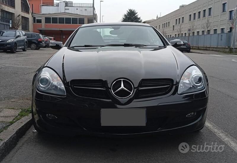 Nero Usata 2008 Mercedes SLK200 Cabrio | 15.500 € (Buon prezzo) - Immagine 1/4