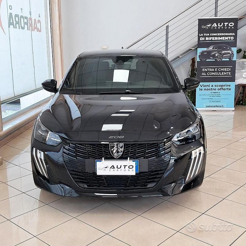 Usata Peugeot 208 GT 101 CV (74 kW) 2024 Nero Utilitaria