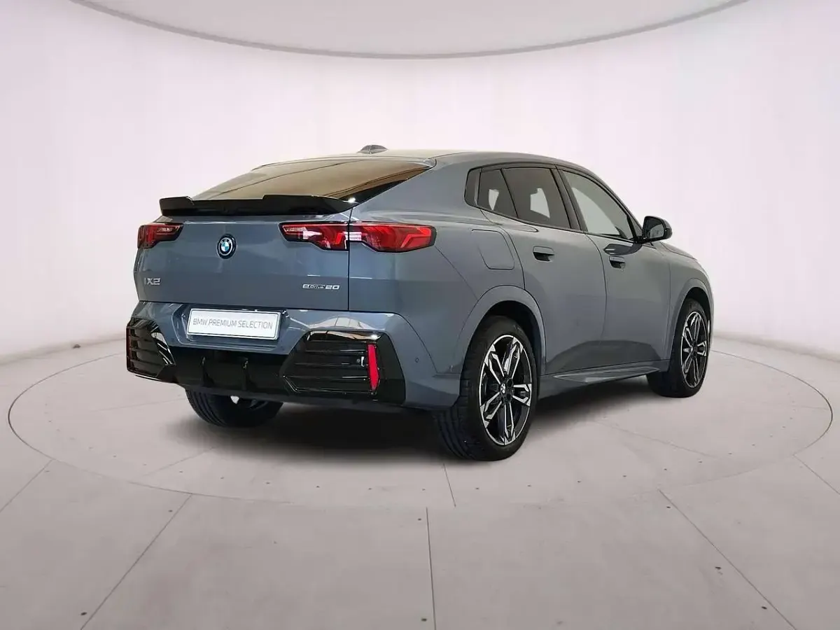 Usata BMW iX2 M Sport 150 kW (204 CV) 2025 Storm bay SUV