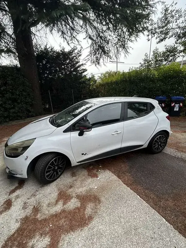 Usata Renault Clio IV 75 CV (55 kW) 2014 Bianco Berlina