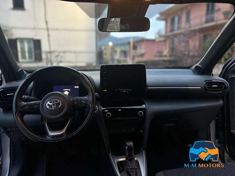 Usata Toyota Yaris Cross Trend 92 CV (67 kW) 2022 Argento SUV