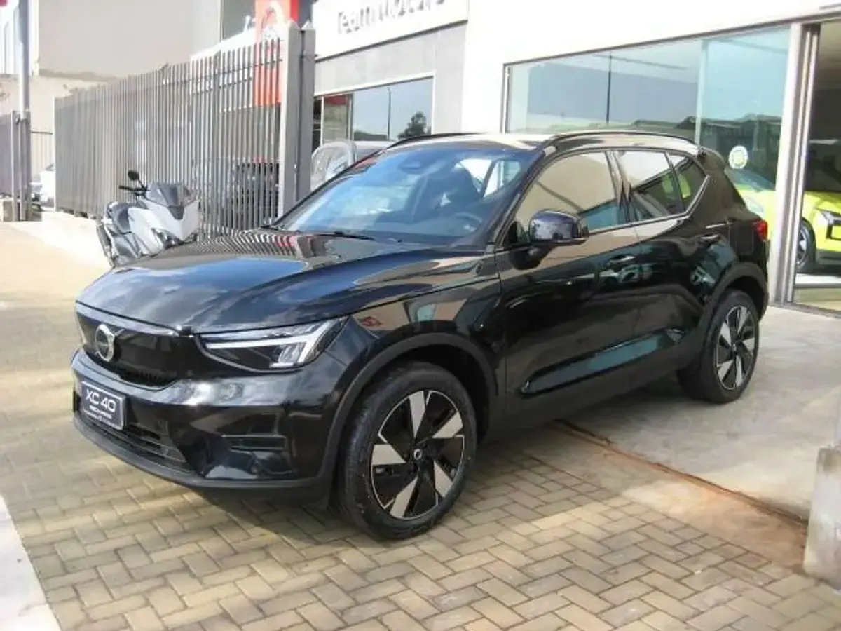 Nuova Volvo XC40 Plus 119 kW (163 CV) 2025 Nero SUV