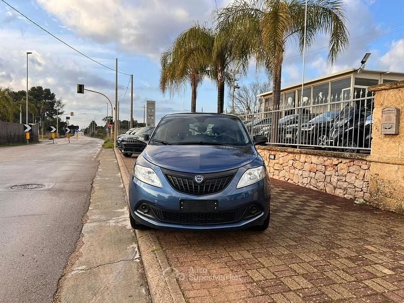 Usata Lancia Ypsilon Silver 69 CV (50 kW) 2023 Blu Utilitaria