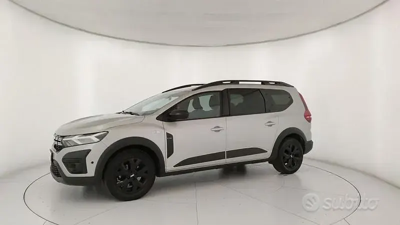 Usata Dacia Jogger Extreme 101 CV (74 kW) 2023 Grigio Monovolume