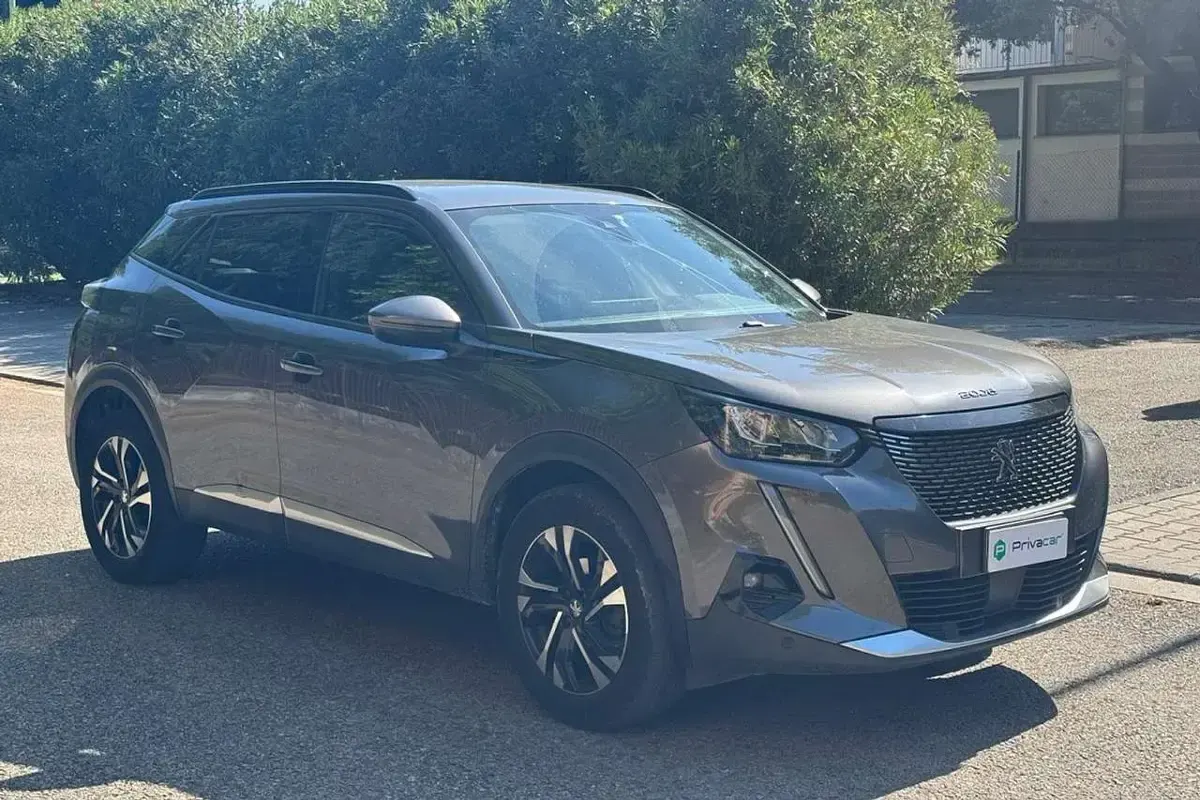 Usata Peugeot 2008 Allure 131 CV (96 kW) 2020 Grigio SUV