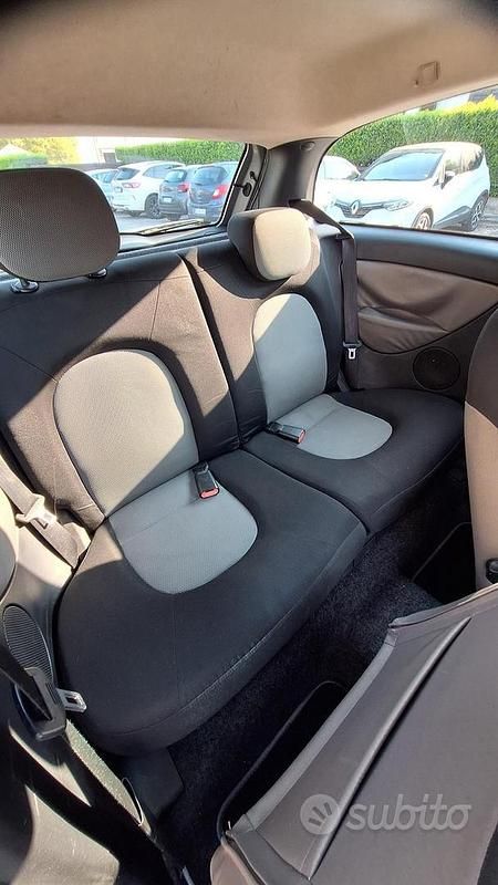 Usata Lancia Ypsilon 60 CV (44 kW) 2005 Grigio Utilitaria