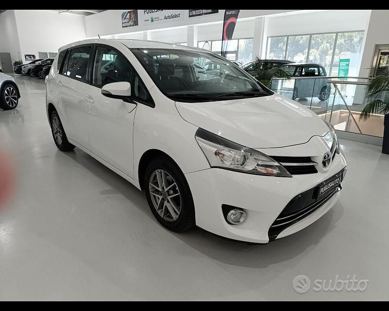 Usata Toyota Verso Style 111 CV (81 kW) 2016 Bianco Monovolume