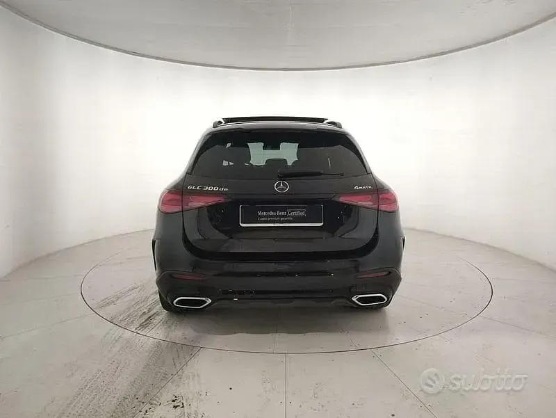 Usata Mercedes GLC300 AMG line 197 CV (144 kW) 2023 Nero SUV