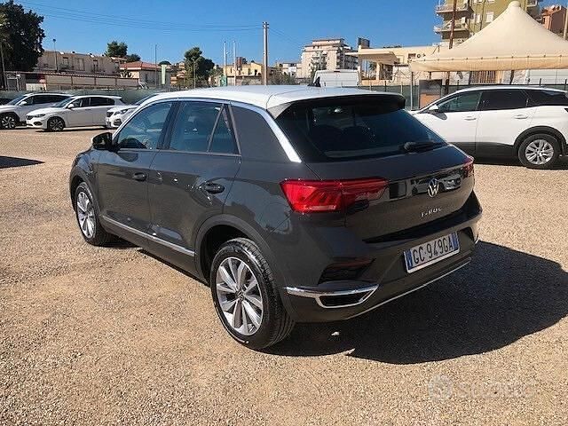 Usata VW T-Roc Style 110 CV (80 kW) 2020 Grigio SUV