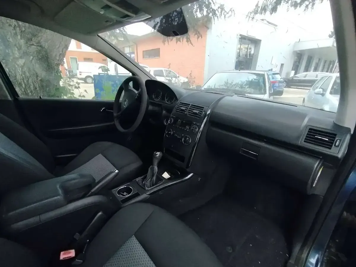 Usata Mercedes A180 Avantgarde 109 CV (80 kW) 2007 Blu/azzurro Monovolume