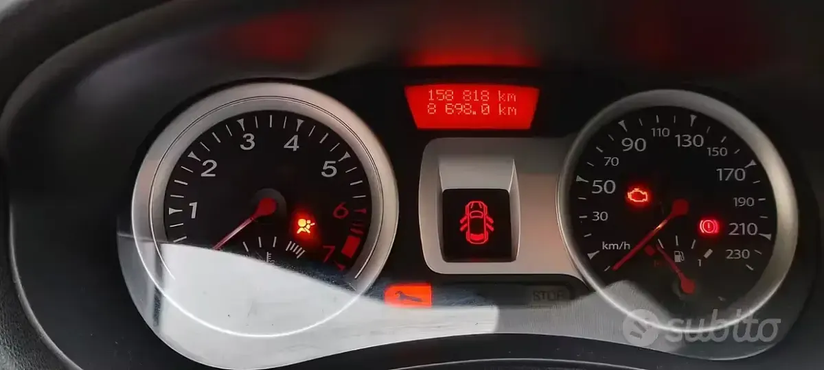 Usata Renault Clio II 75 CV (55 kW) 2010 Nero Berlina