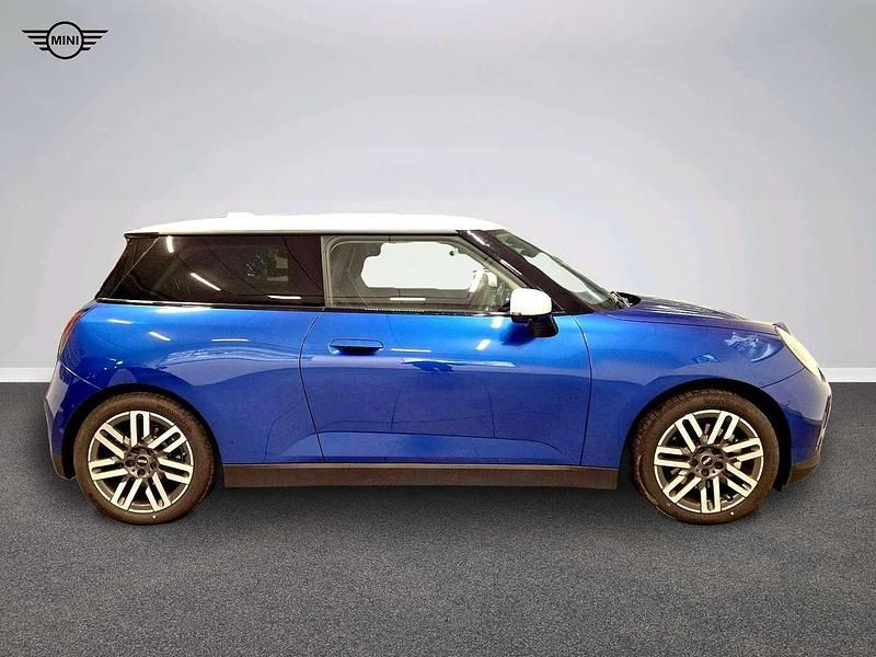 Nuova Mini Cooper SE Classic 160 kW (218 CV) 2025 Blu/azzurro Utilitaria