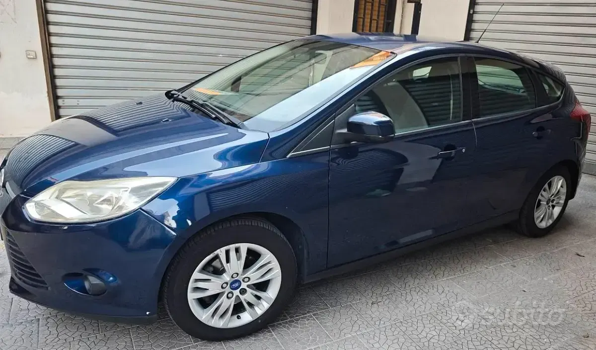 Usata Ford Focus 116 CV (85 kW) 2011 Bluazzurro Berlina