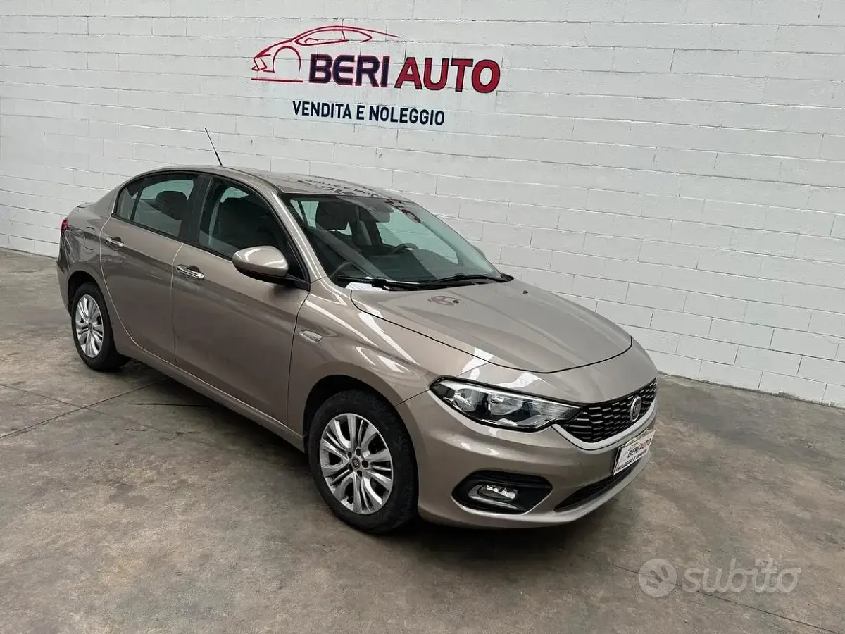 Usata Fiat Tipo 95 CV (69 kW) 2018 Grigio Berlina