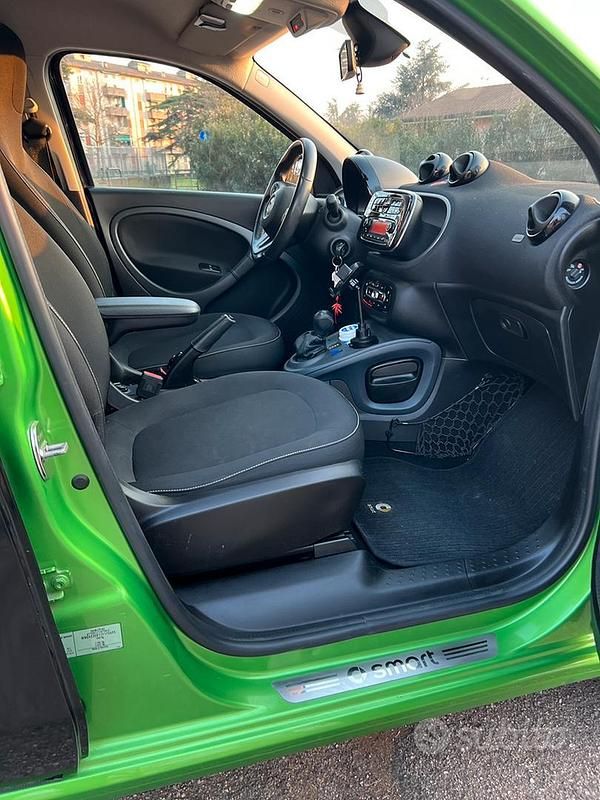 Usata Smart ForFour Electric Drive Passion 60 kW (82 CV) 2018 Berlina