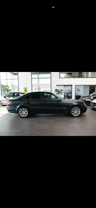 Usata Mercedes E240 Classic 177 CV (130 kW) 2002 Station wagon