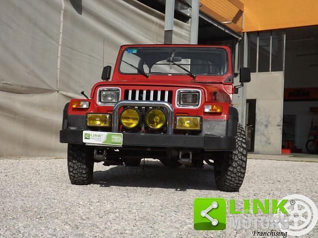 Usata Jeep Wrangler Laredo 119 CV (87 kW) 1990 Rosso SUV