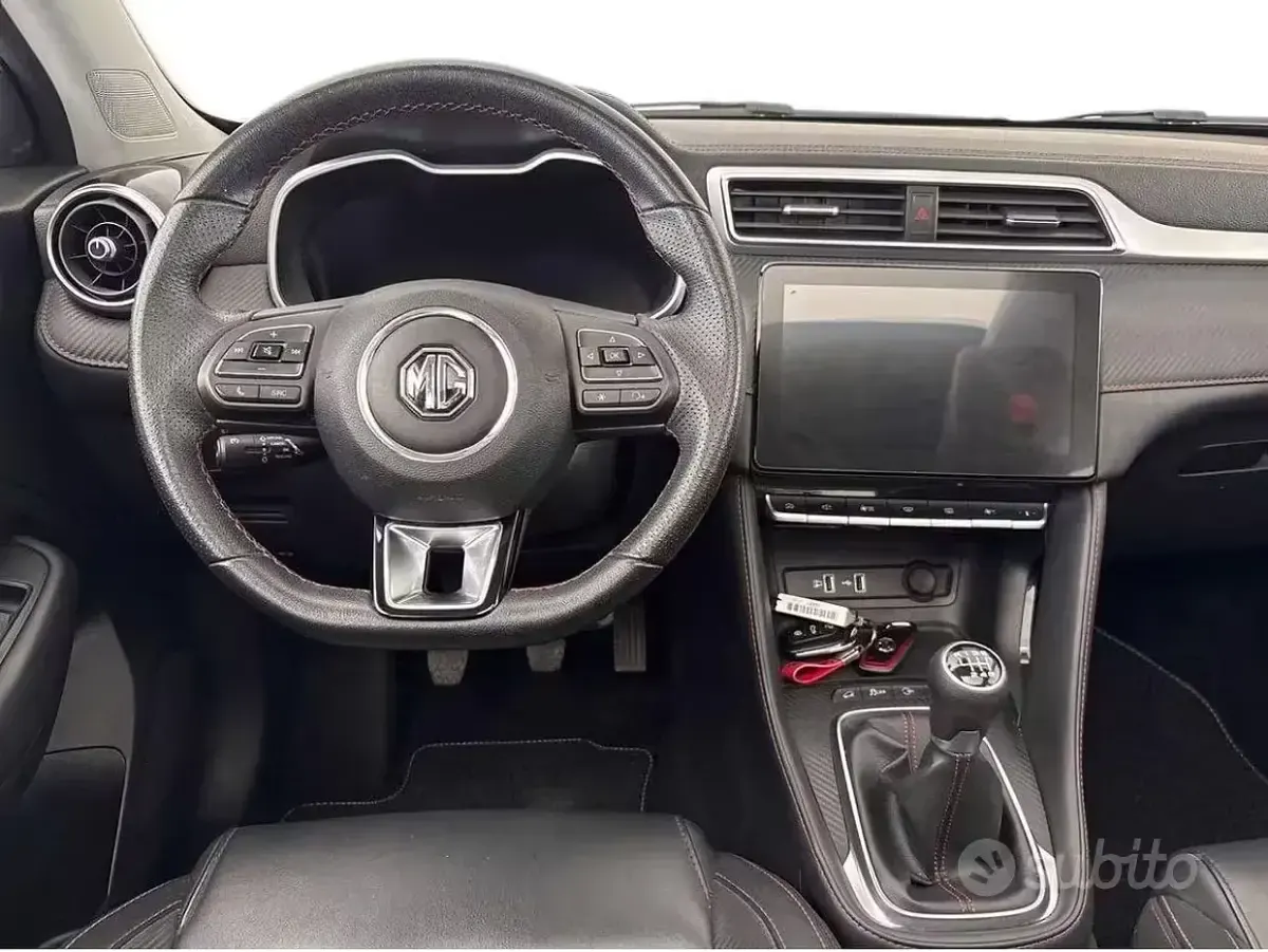 Usata MG ZS Luxury 111 CV (81 kW) 2023 Bianco SUV