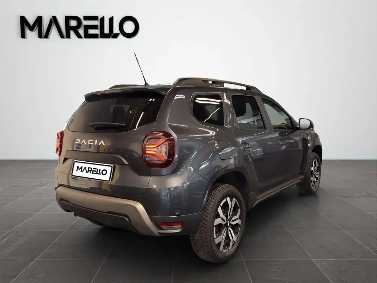 Usata Dacia Duster Journey 101 CV (74 kW) 2023 Grigio SUV