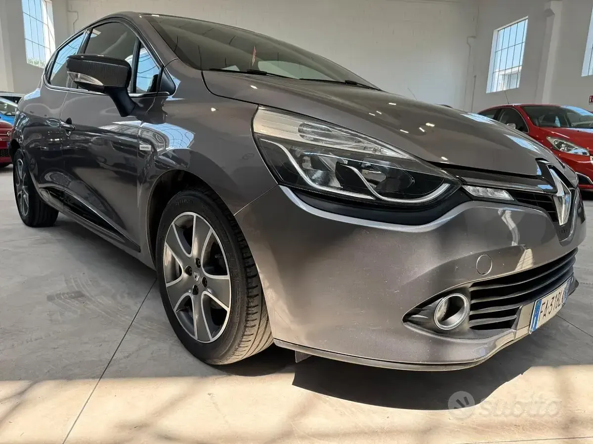 Usata Renault Clio IV 90 CV (66 kW) 2015 Grigio Berlina